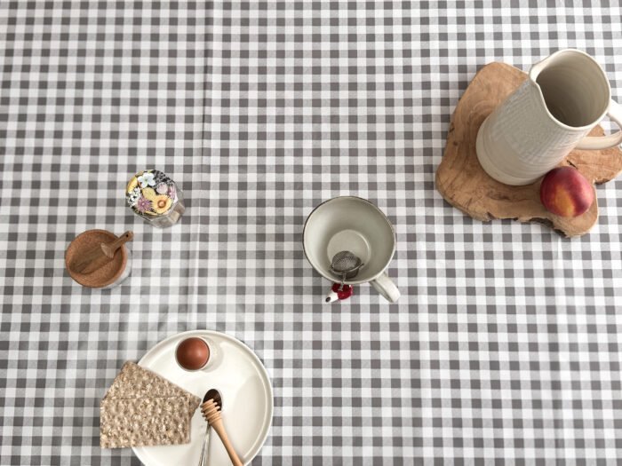 Toile cirée Déco modèle Vichy gris – Image 3