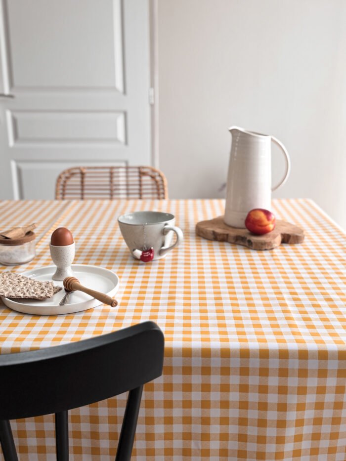 Toile cirée Déco modèle Vichy jaune – Image 2