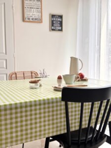 Toile cirée vichy vert pomme – carreaux blancs et verts, largeur 140 cm