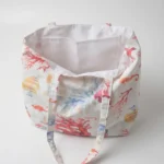 Tote bag artisanal coton enduit Anémone – motif marin coraux et poissons aquarellés, doublure polyester effet lin, anses longues porté épaule
