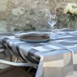 Toile cirée molletonné Nuance Gris 160 cm ou 140cm – motif géométrique camaïeu de gris taupe et beige, support coton molletonné, vendue au mètre ou sur mesure