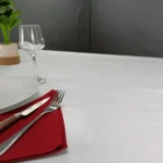 Toile cirée Uni Blanc 160 cm – teinte neutre et lumineuse, imperméable, vendue au mètre ou sur mesure toutes formes