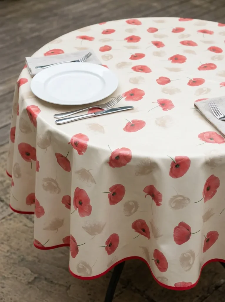 Toile cirée déco coquelicot 160 cm – coquelicots rouge vif sur fond blanc cassé et feuillages vert tendre