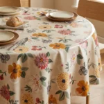 Toile cirée déco Fleurette 160 cm – bouquet champêtre fleuri aux tons rose, jaune doré et beige crème