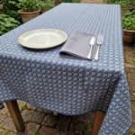 Nappe polyester sur mesure Manon bleu – motif éventail art déco bleu ardoise et doré