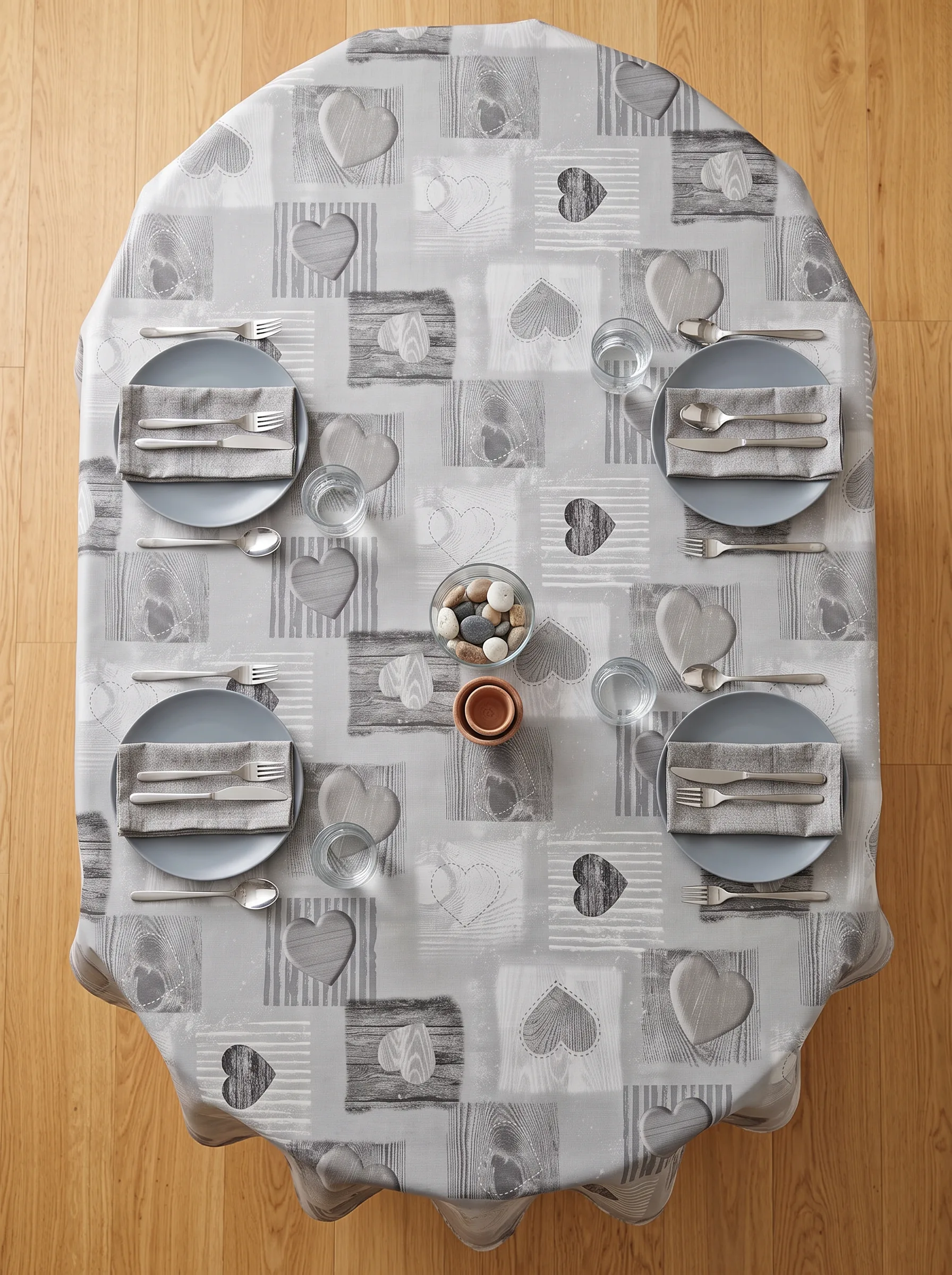 Toile cirée molletonné Tendresse Gris – motif cœurs graphiques en camaïeu de gris et blanc, OEKO-TEX®, largeur 140 cm