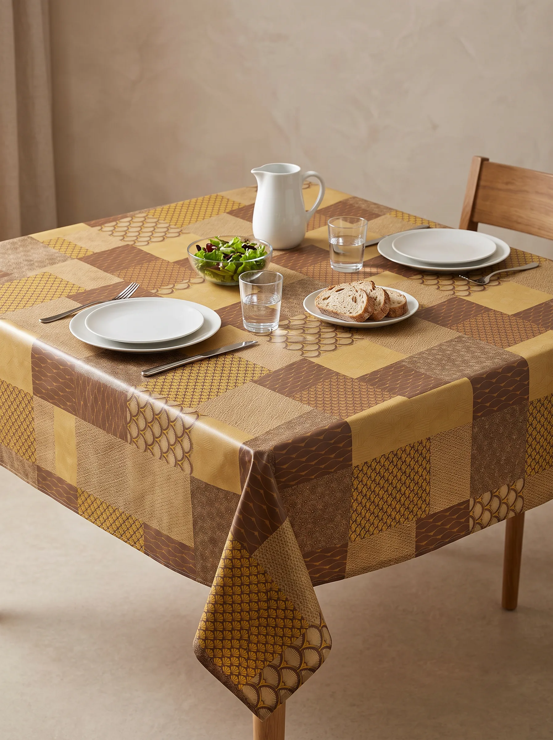 Toile cirée molletonné Moderne Beige – motif patchwork géométrique en camaïeu de beige, brun et or, OEKO-TEX®, largeur 140 cm